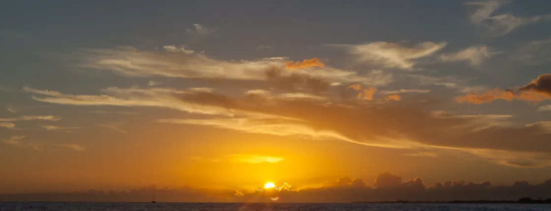 Napali sunset dinner sail Leila catamaran