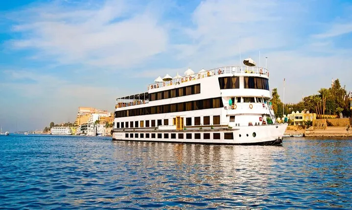 4 Days Nile Cruise in Aswan to Luxor with Abu Simbel and Balloon