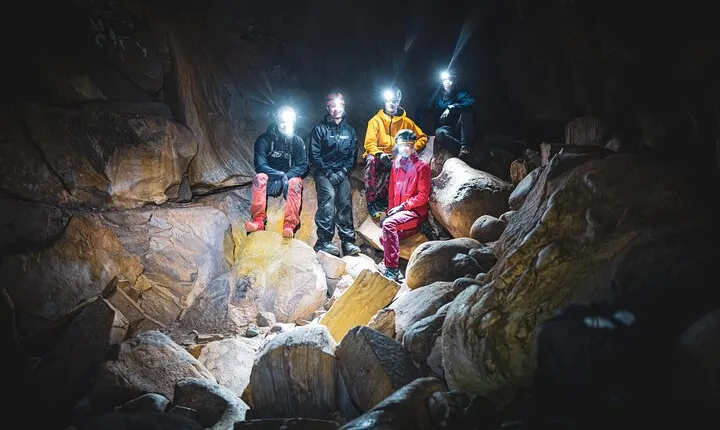 Øyfjellgrotta Cave Exploring