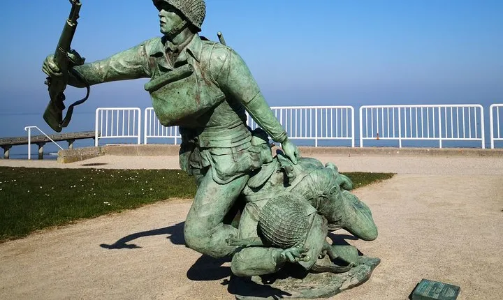 Day trip from Paris to Omaha Beach, American Cemetery - Private Tour (7 pax)