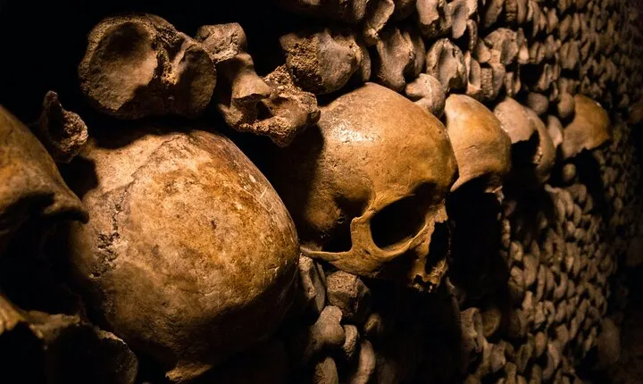 Darker side of Rome Tour with Catacombs and Crypts