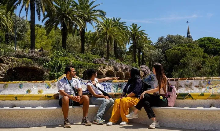 Park Güell: Guided Tour with Optional Gaudí Experience Entry