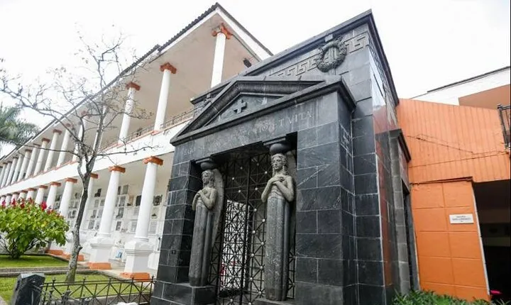 Full Day Private Terrific Tombstone Tour in Medellin