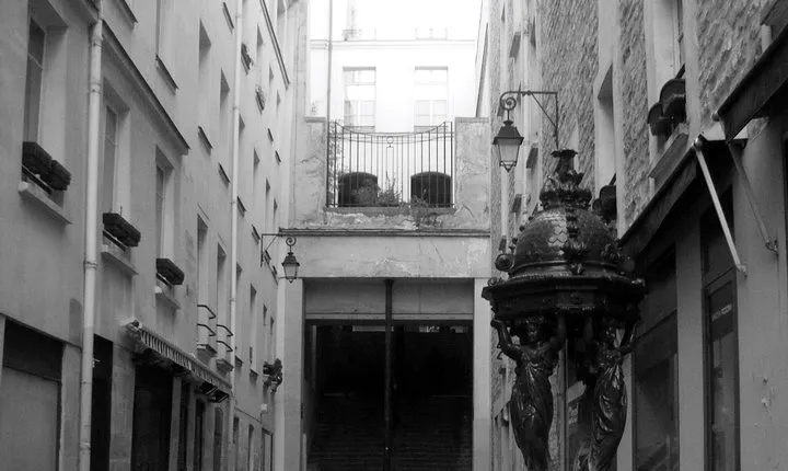 Secret Paris Private Tour