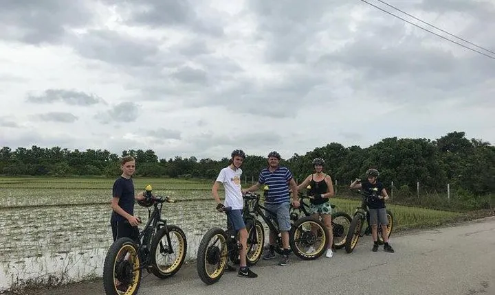 Full-day E-bike adventure Ping River and Nam Phrae (flat-hilly, GUIDED)