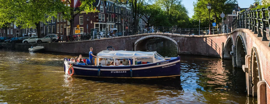 Private Amsterdam canals cruise with open bar