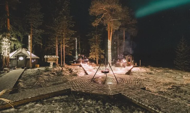 VIP Arctic Dream Dinner Private Glass Igloo and Aurora Experience