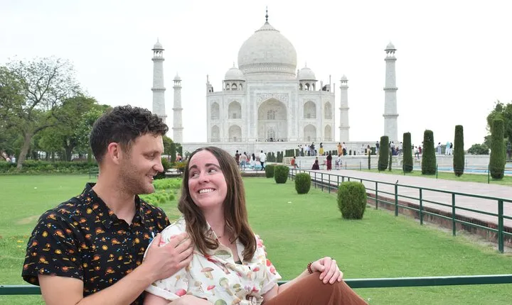 Sunrise Taj Mahal, Agra Fort & Baby Taj Tour from Delhi by Car