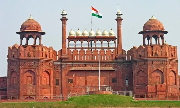 Skip the Line Entry Ticket to Delhi Red Fort with Private Guide