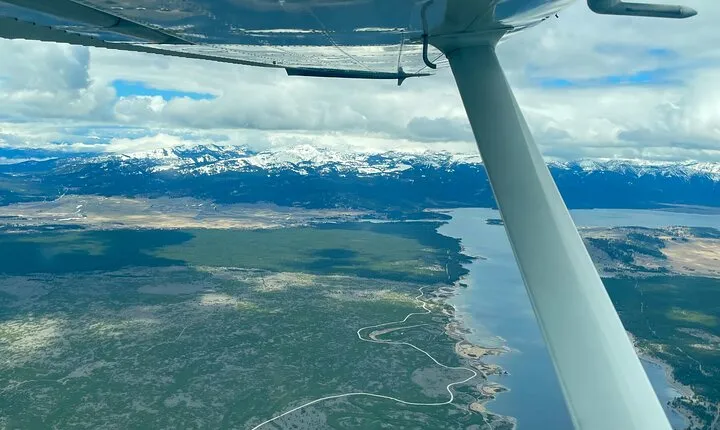 1 Hour Aerial Tour Over the Western Boundary of Yellowstone