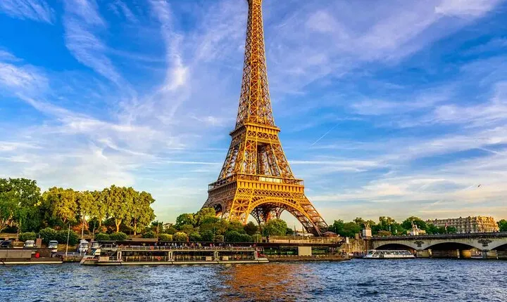 Eiffel Tower Guided Steps and Adventure