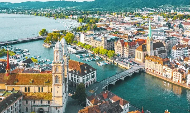 Private Daytrip to Rhine Falls and Zurich by Car from Lucerne