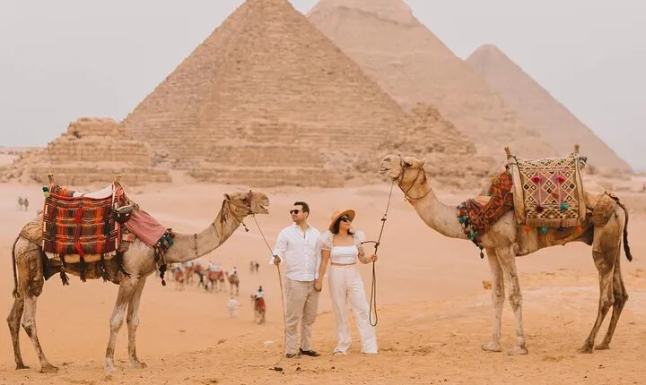 8Hour Giza Pyramids , Sphinx & Coptic Cave Church from Cairo