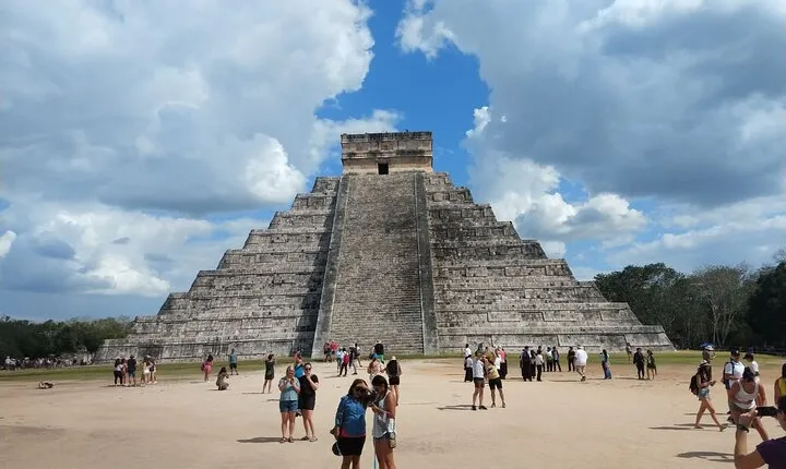Tour to Chichen Itza with Cenote Ikkil