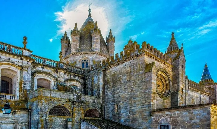 Evora Private Full Day Sightseeing Tour from Lisbon