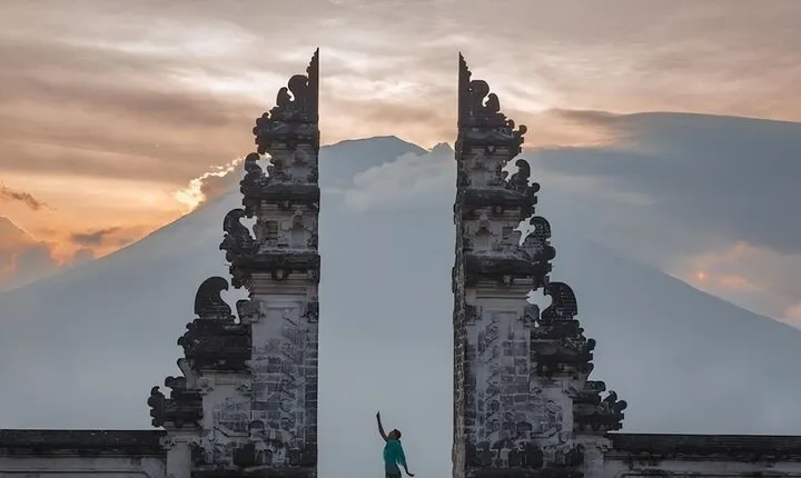  Bali: Lempuyang Temple, Waterfall & Rice Terrace Private Tour