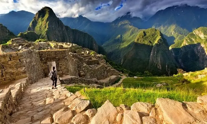 Sacred Valley to Machu Picchu Connection (2 Days)