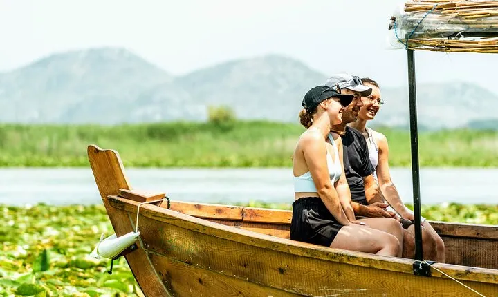 Virpazar: Guided Skadar Lake Boat Tour to Kom Monastery