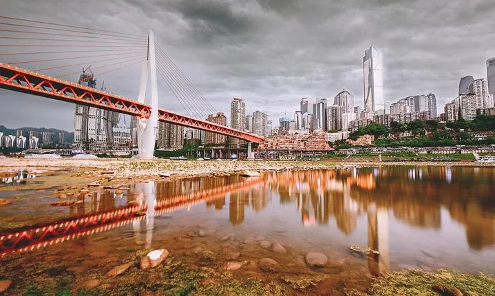 Private Shore Excursion: 3D Magic Mountain City--Chongqing