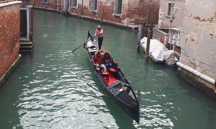 Venice Full Day tour from Milan by high speed train. Small Group
