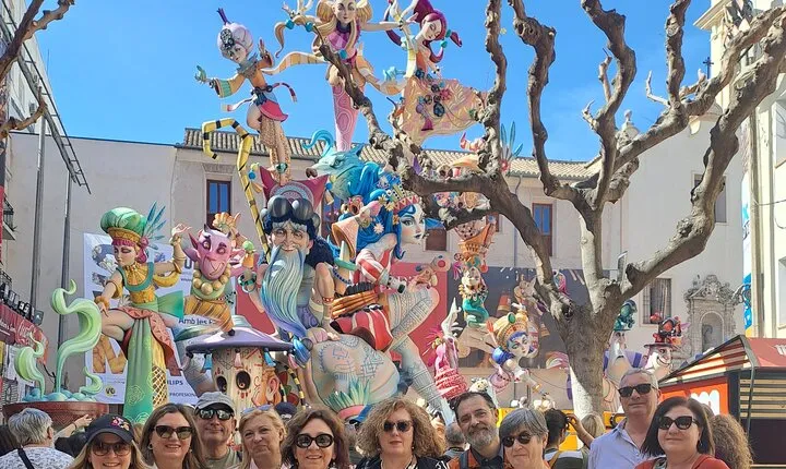 Inmerse yourself in the magic of Fallas Festival in Valencia