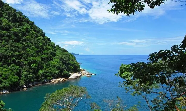 Hiking in the Mountain and snorkeling at Colomitos