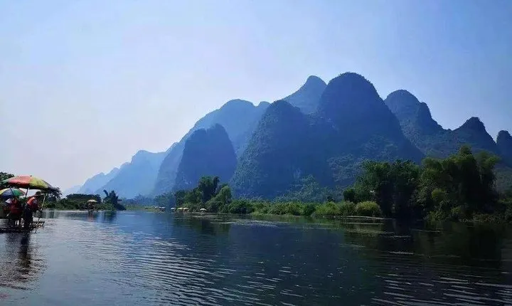 Private Guilin 2-Day Tour: Li River Cruise and Yangshuo Countryside Trip
