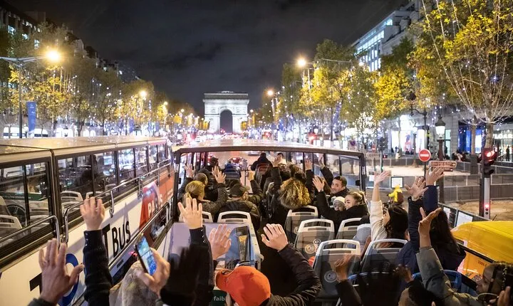 Paris Tootbus Festive Christmas Tour