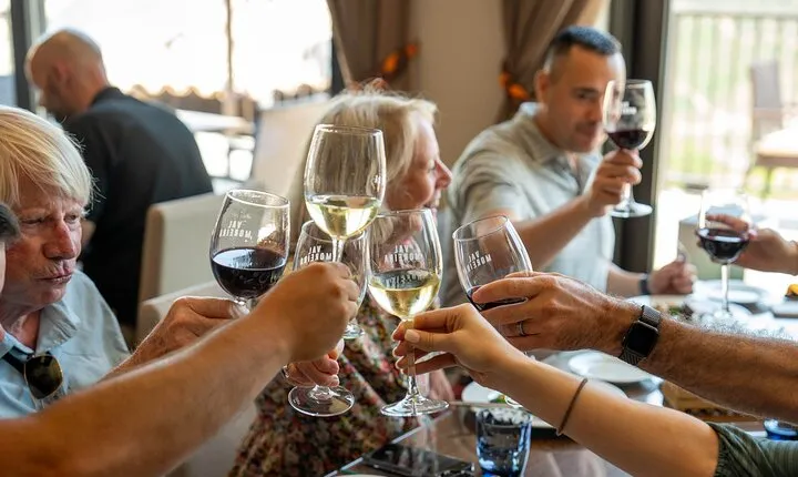 Small Group Douro Valley Wine Tour with Lunch and Cruise