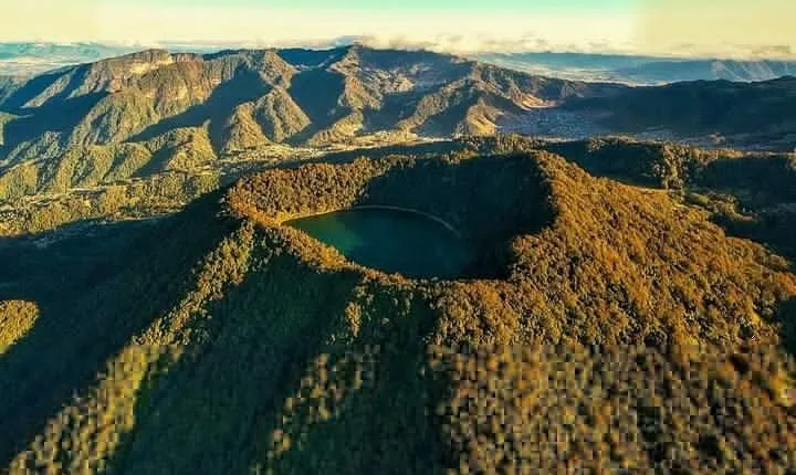 Private Hike to a Sacred Lagoon on a Crater Volcano - Full-Day Tour from Xela