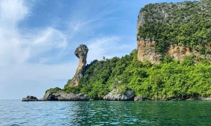 Early Bird Phi Phi and 4 Islands Tour by Speedboat from Krabi