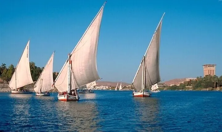 From Luxor : Felucca Ride and Banana Island