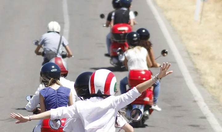 Full-Day Chianti Tour by Vespa Scooter from San Gimignano