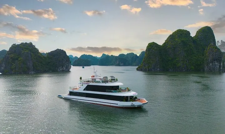Full Day Discover Lan Ha Bay on Top Luxury Cruise from Cat Ba