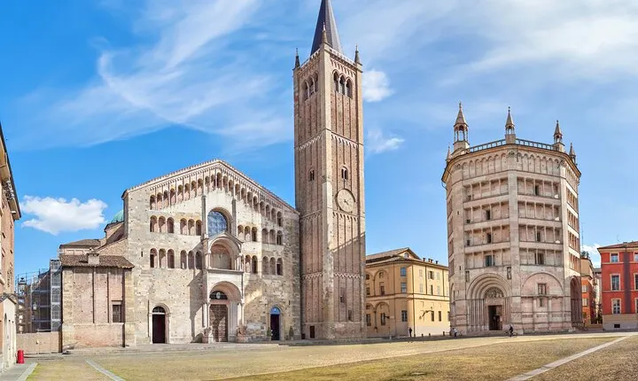 Parma Walking Tour with Audio and Written Guide by a Local