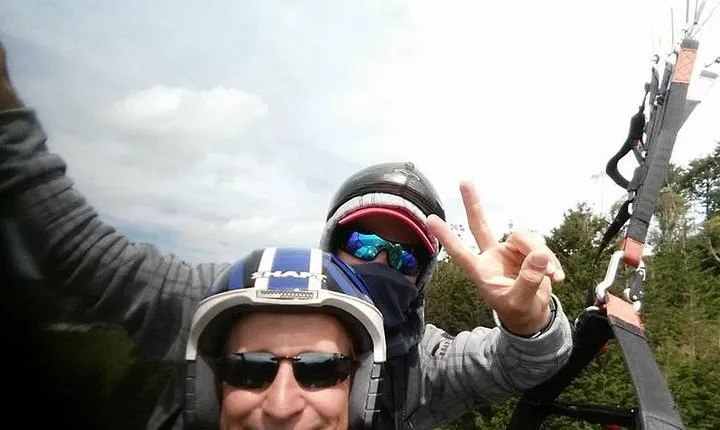 Medellin City Tour Including Paragliding and Food Tasting