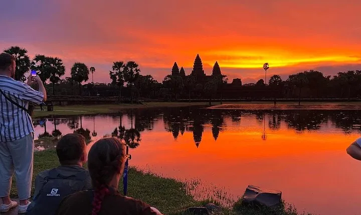 Private Angkor Wat Sunrise Tour with Lunch Included