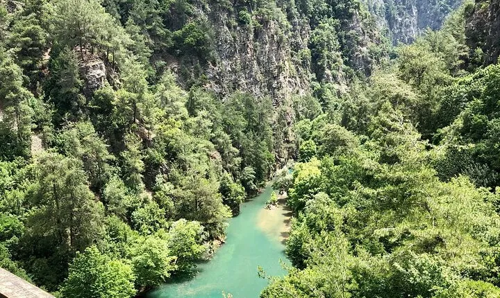 Embark on a Serene Adventure: Hiking Tour to Chouwen Lake