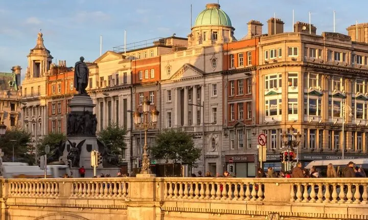 Self-Guided Walk from Dublin's O’Connell Bridge to Abbey Theatre