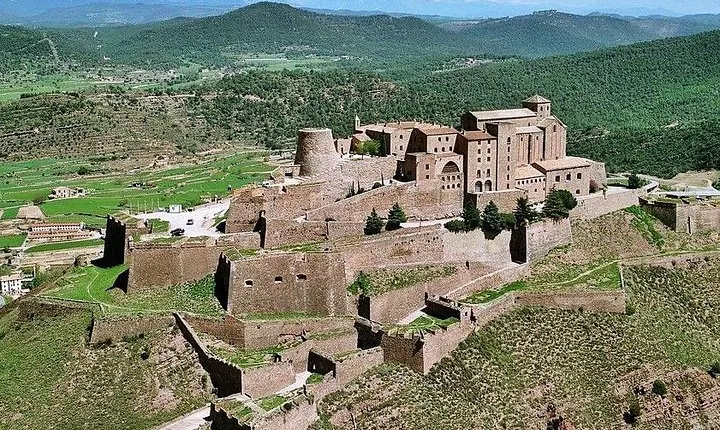 Montserrat, Cardona and Salt Mountain Small Group Tour