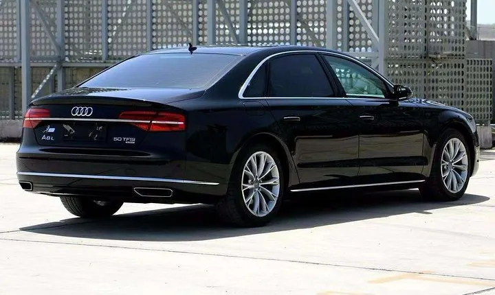 Luxury Vehicle with Private Guide to Mutianyu Great Wall and Summer Palace