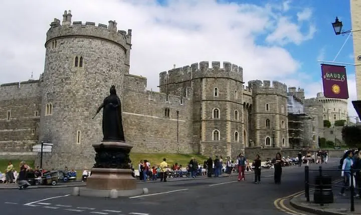 Royal Windsor Castle Tour Executive Private Vehicle