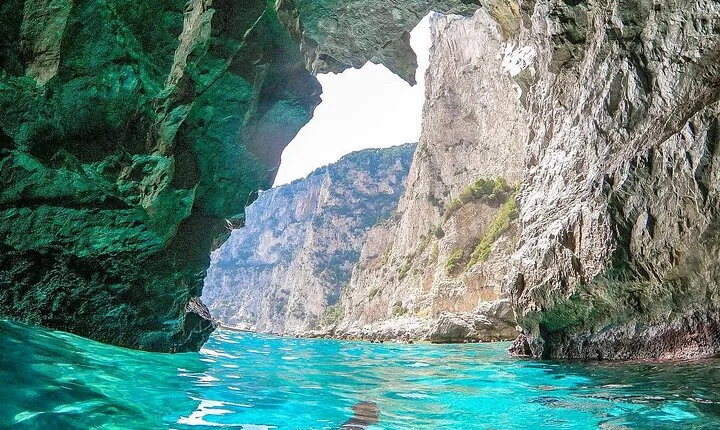 Short Private Excursion of Capri by boat