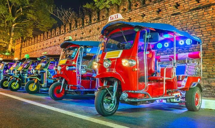 Half-Day Private Night Tour by Tuk Tuk in Chiang Mai City