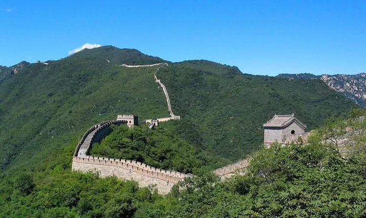 Beijing Tour: Cable car up & Toboggan down in Mutianyu Great Wall, 798 Art Zone