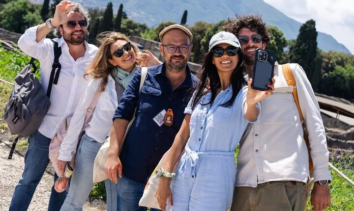 Pompeii and Naples Tour from Rome by Train with Lunch