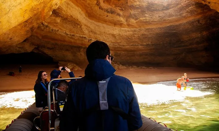 Albufeira: Dolphins and Caves Tour