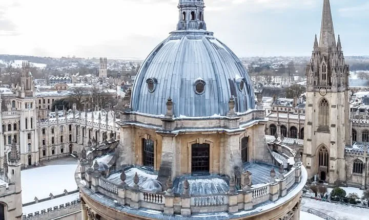 Oxford, Cotswolds & Stratford-upon-Avon Tour with Christmas Lunch