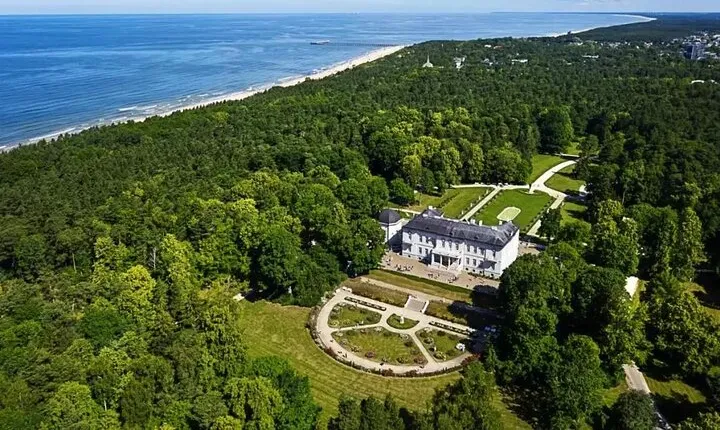 Private Excursion: Palanga and Amber Museum