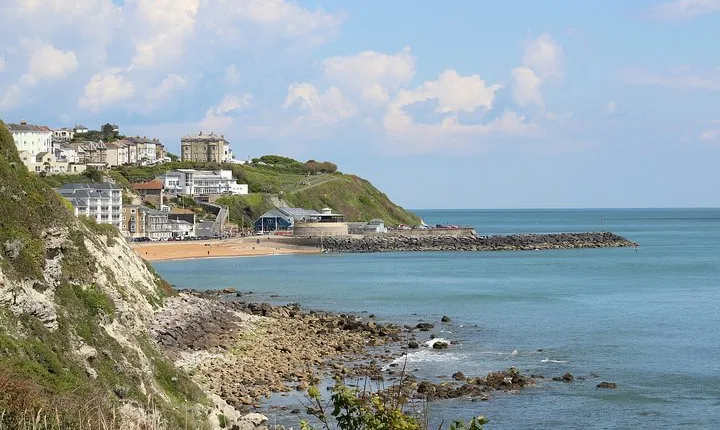 Isle of Wight Full-Day Private Tour from London